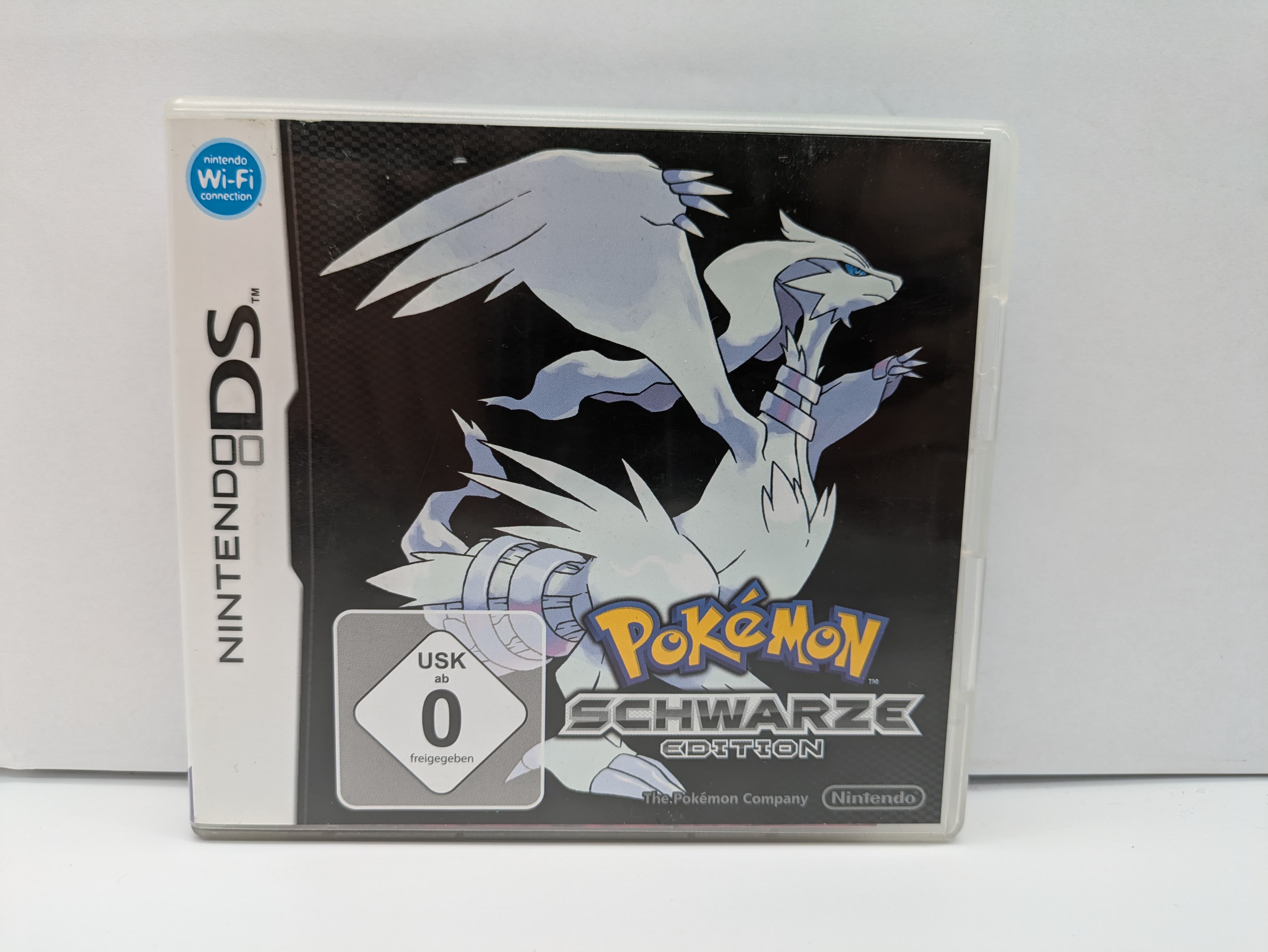 Produktfoto eines Pokémon Schwarze Edition Spiels als Quelle für Artikeldaten