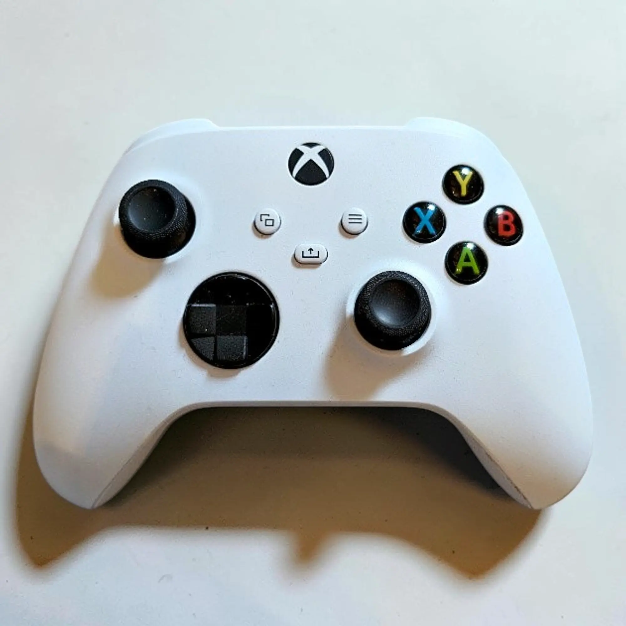 Cut-out white Xbox One controller used as an example product